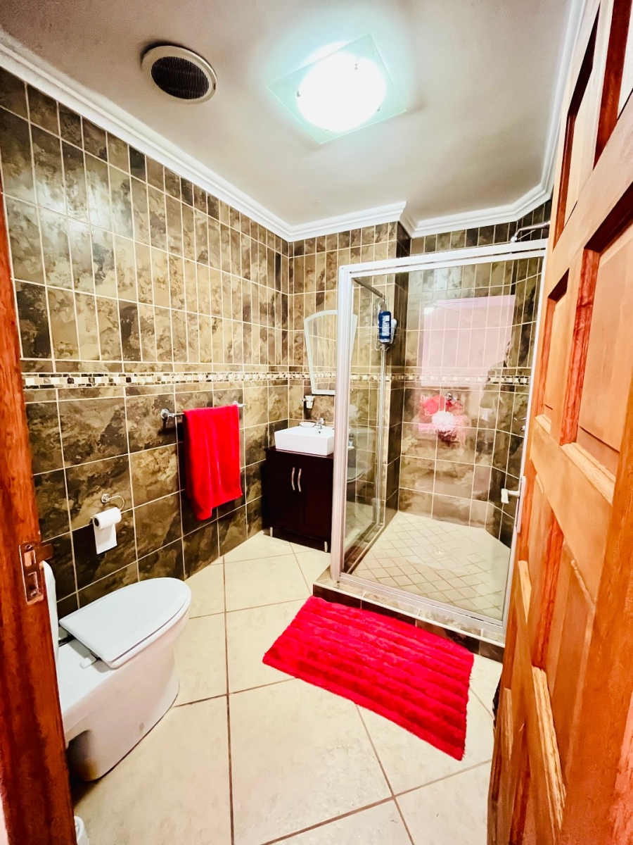 6 Bedroom Property for Sale in Tergniet Western Cape